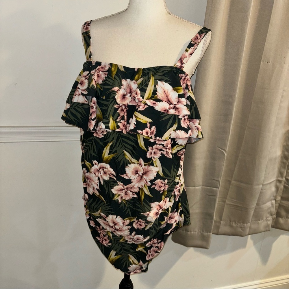 Kona Sola Floral Swimsuit, sz 24W